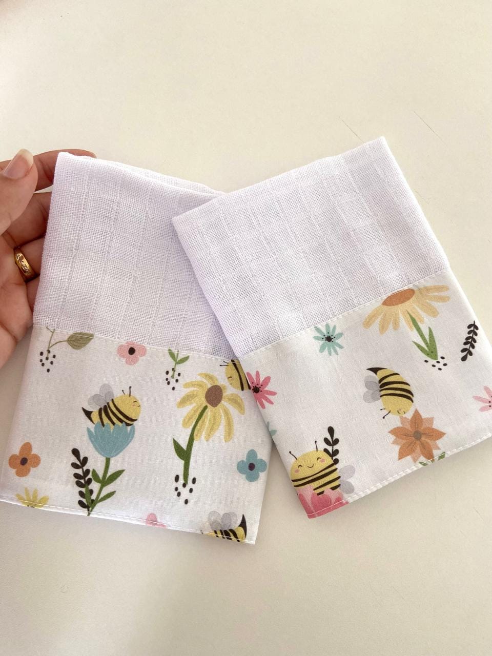 duo de fraldinhas abelhas