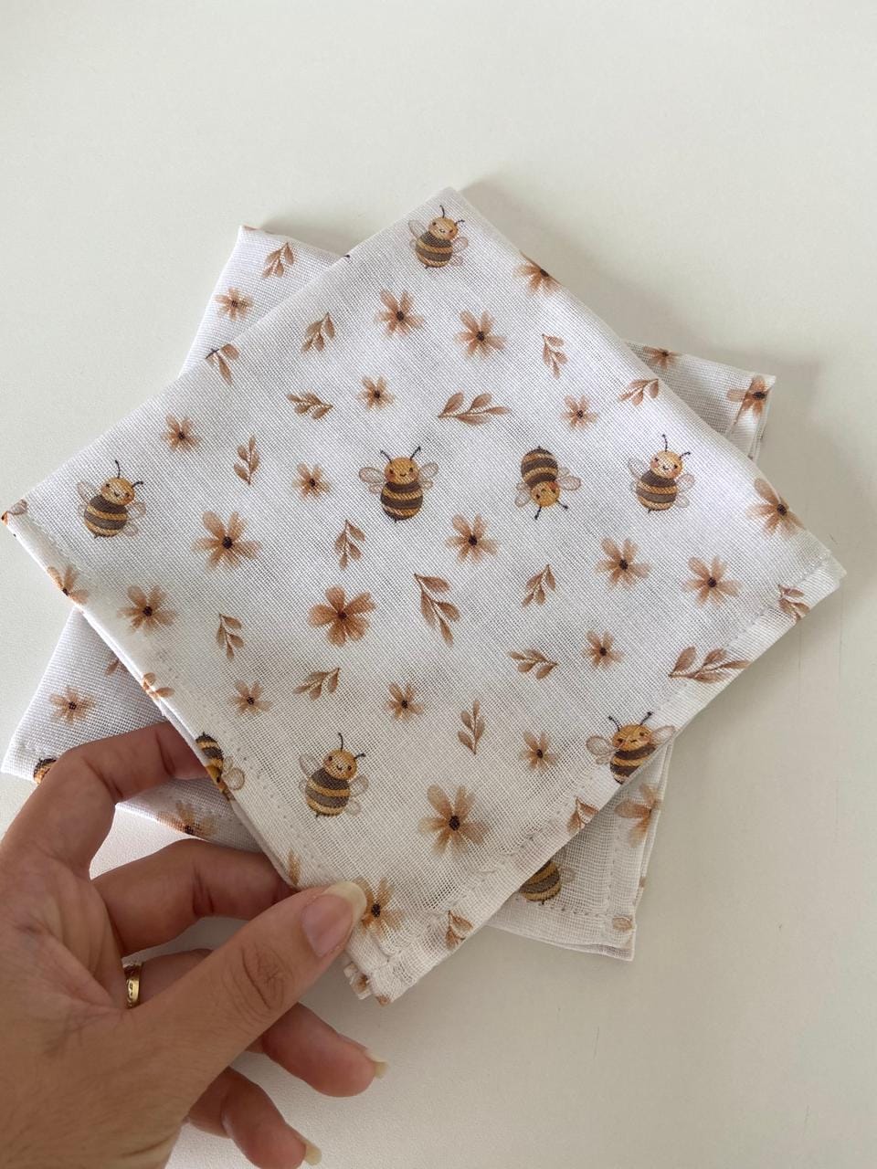 fraldinha de boca abelha